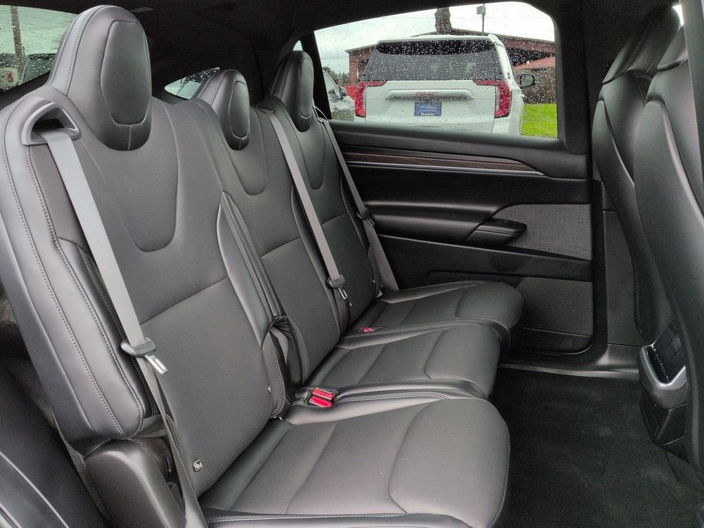 Used 2024 Tesla Model X AWD/4WD image 27