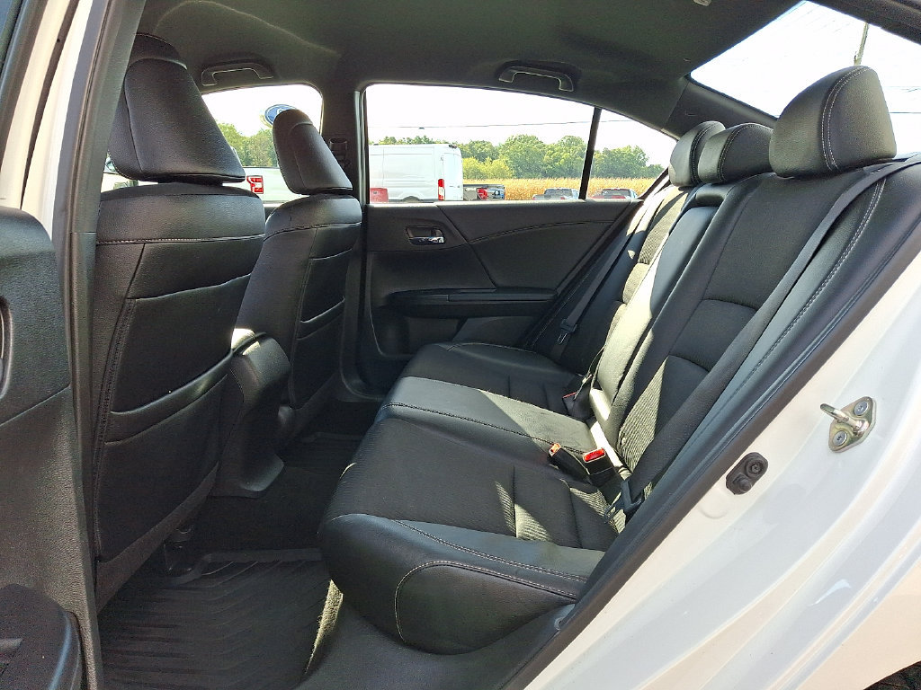 Used 2017 Honda Accord Sport image 10