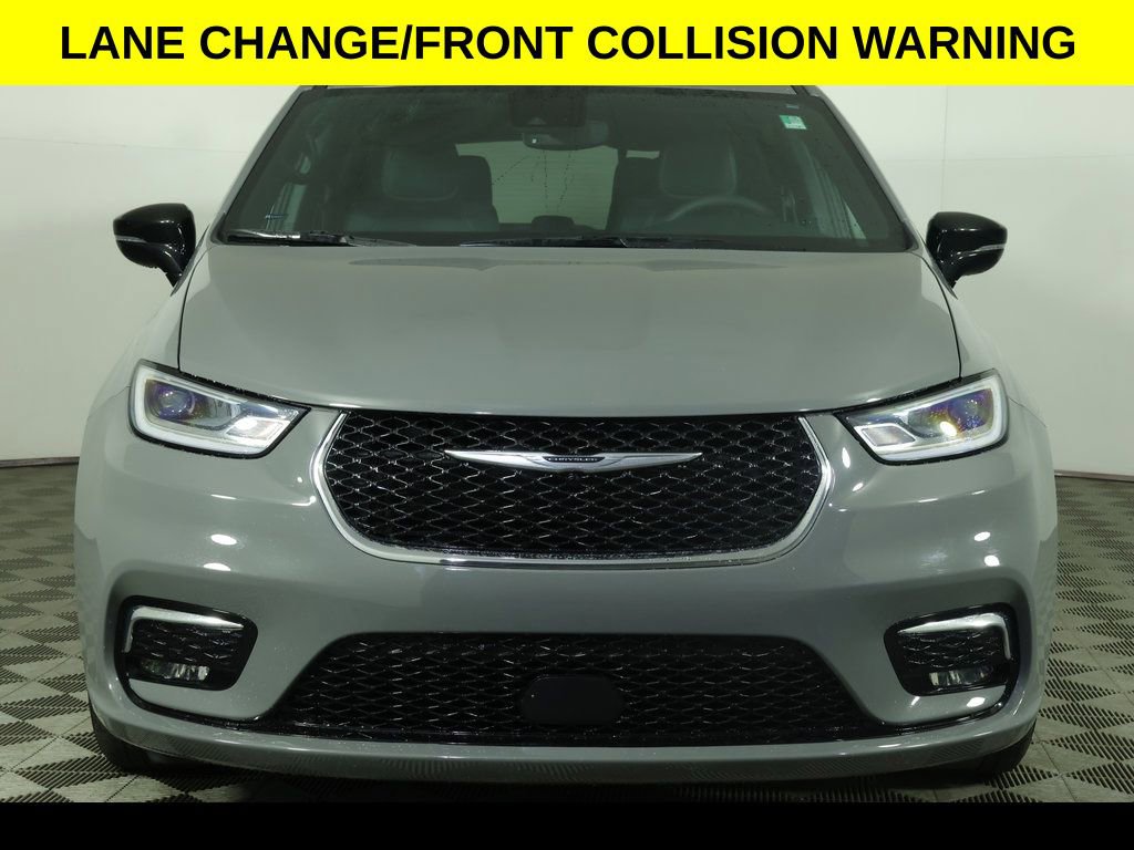 Used 2025 Chrysler Pacifica Select FWD image 8