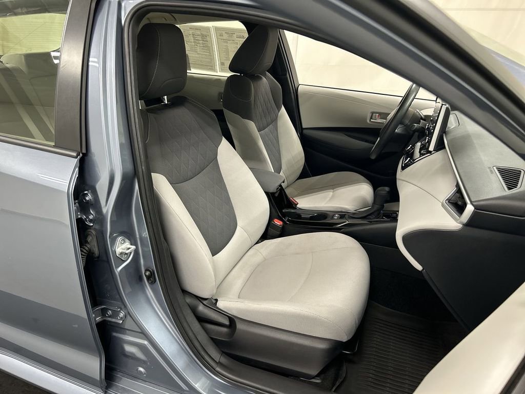 Used 2021 Toyota Corolla LE w/ LE Convenience Package FWD image 22