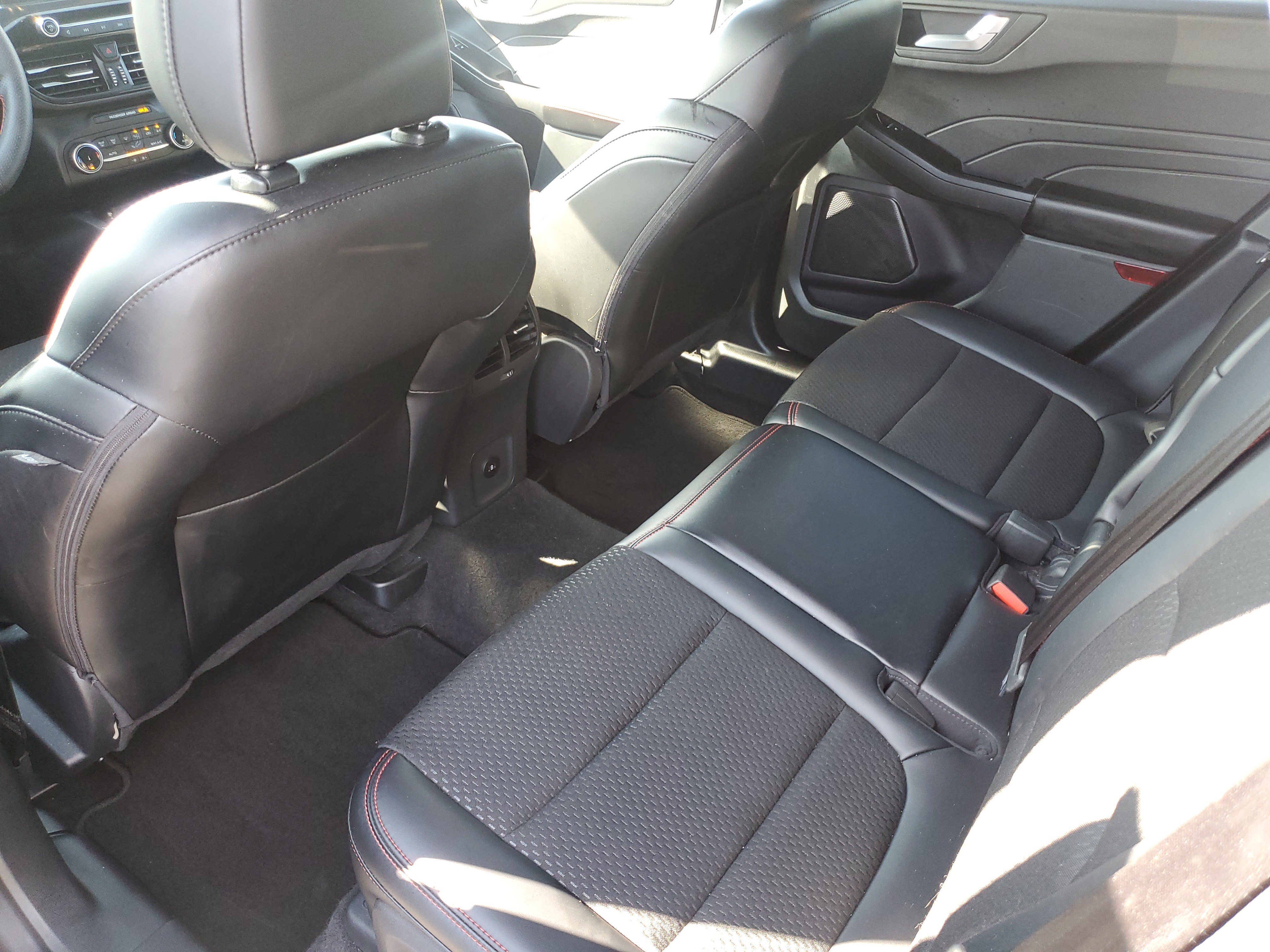Used 2025 Ford Escape ST-Line FWD image 9