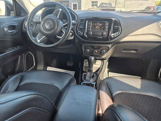 Used 2018 Jeep Compass Latitude FWD image 9