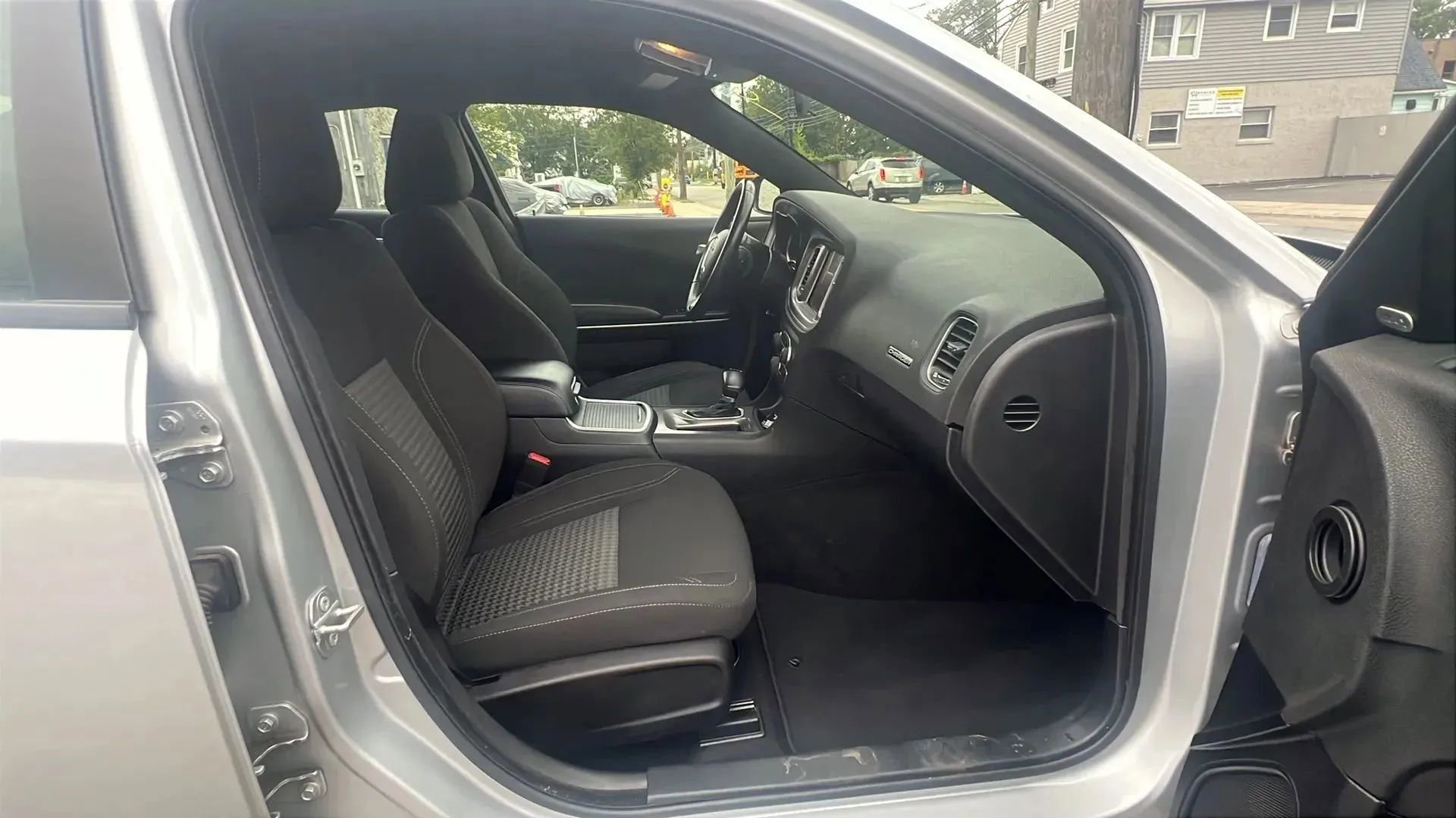 Used 2023 Dodge Charger SXT RWD image 30