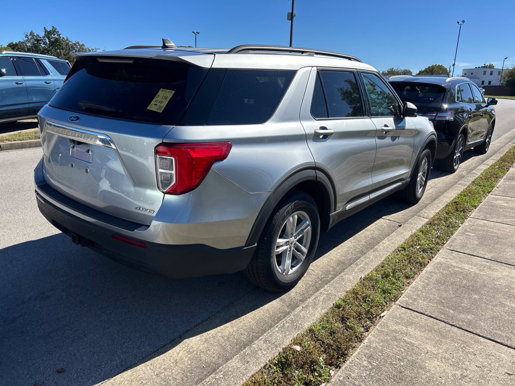 Used 2021 Ford Explorer XLT w/ Class III Trailer Tow Package AWD/4WD image 3