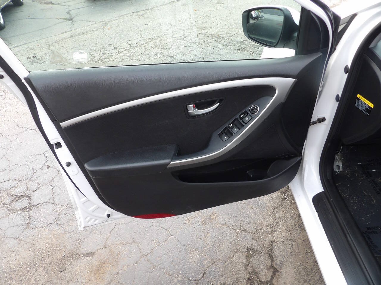 Used 2016 Hyundai Elantra GT FWD image 7