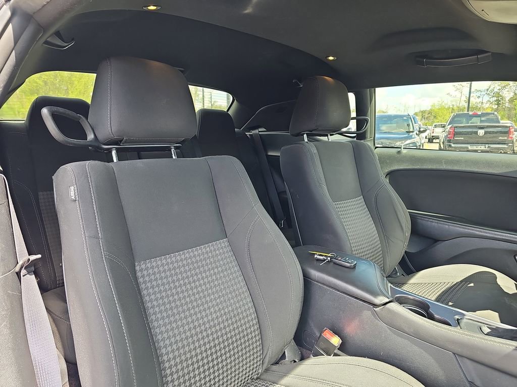 Used 2016 Dodge Challenger R/T image 13