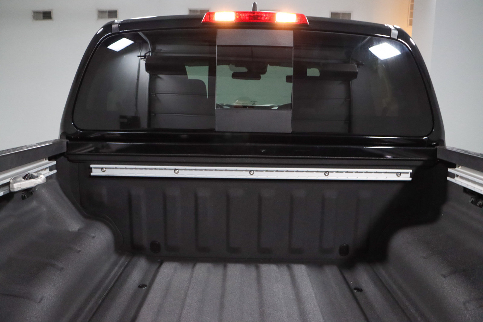 Used 2023 Nissan Frontier SV w/ SV Convenience Package AWD/4WD image 31