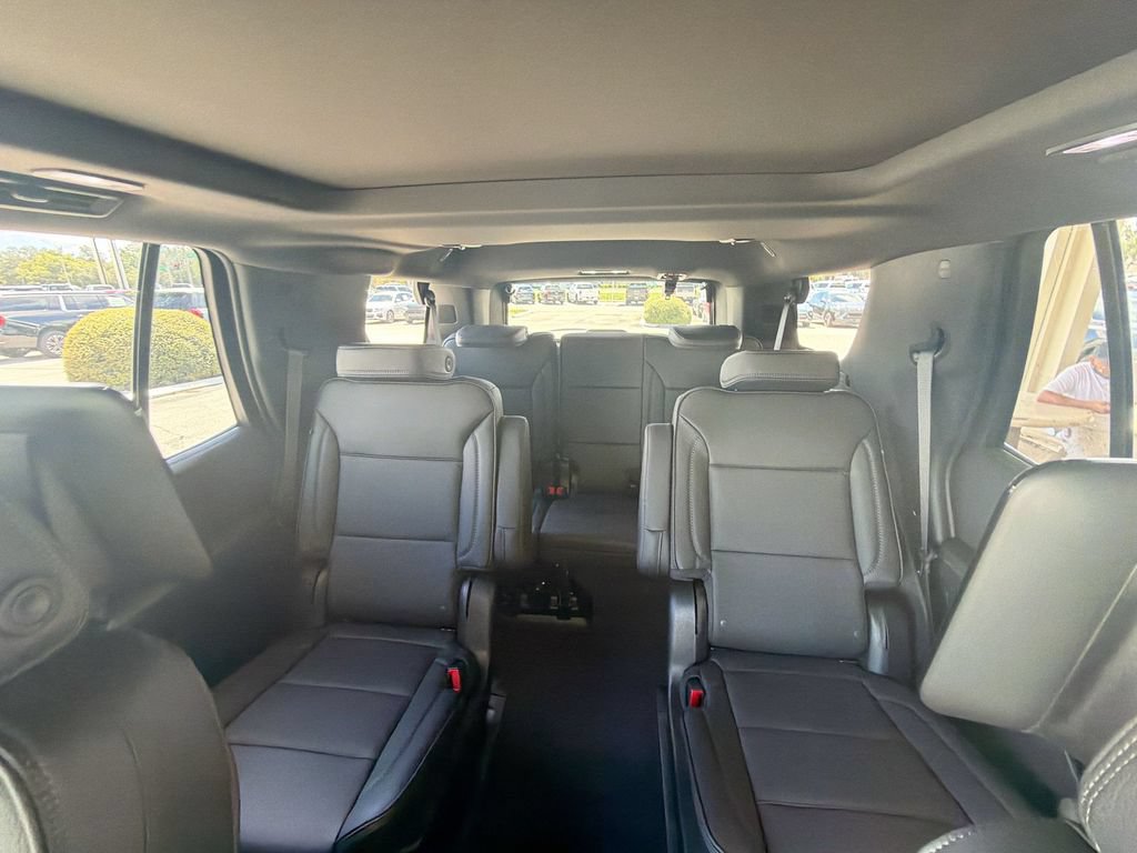 New 2026 GMC Yukon Denali w/ Denali Reserve Package AWD/4WD image 13