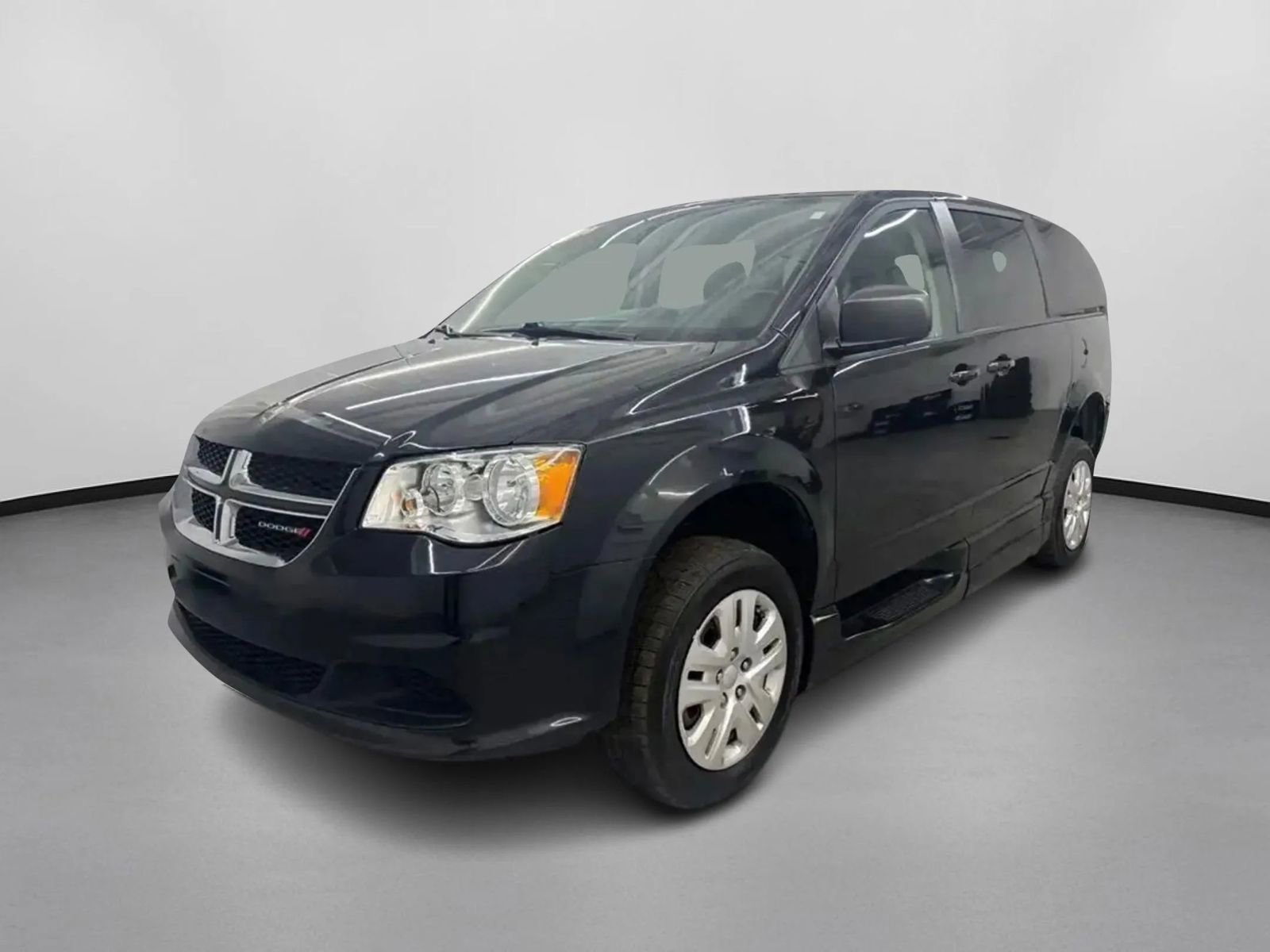 Used 2018 Dodge Grand Caravan SE image 5