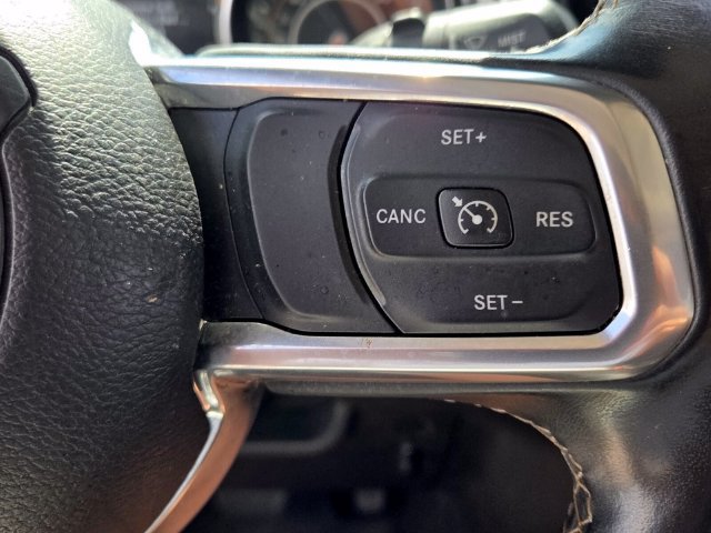 Used 2019 Jeep Wrangler Unlimited Sahara w/ Safety Group AWD/4WD image 28