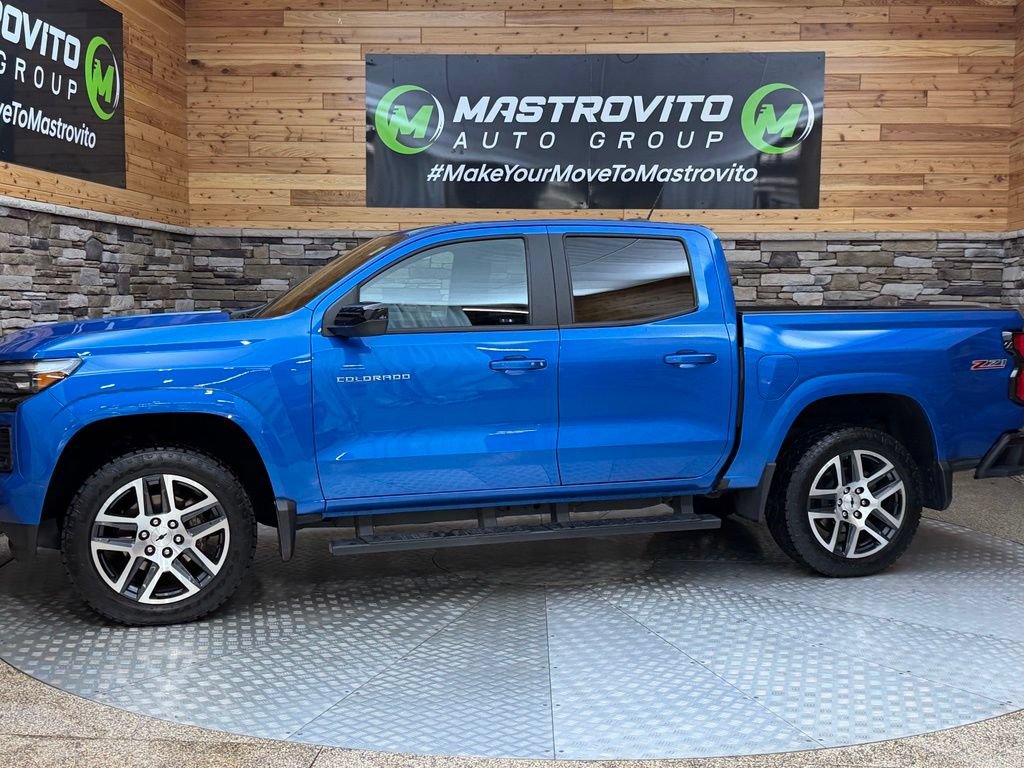 Used 2024 Chevrolet Colorado Z71 w/ Z71 Convenience Package 2 AWD/4WD image 11