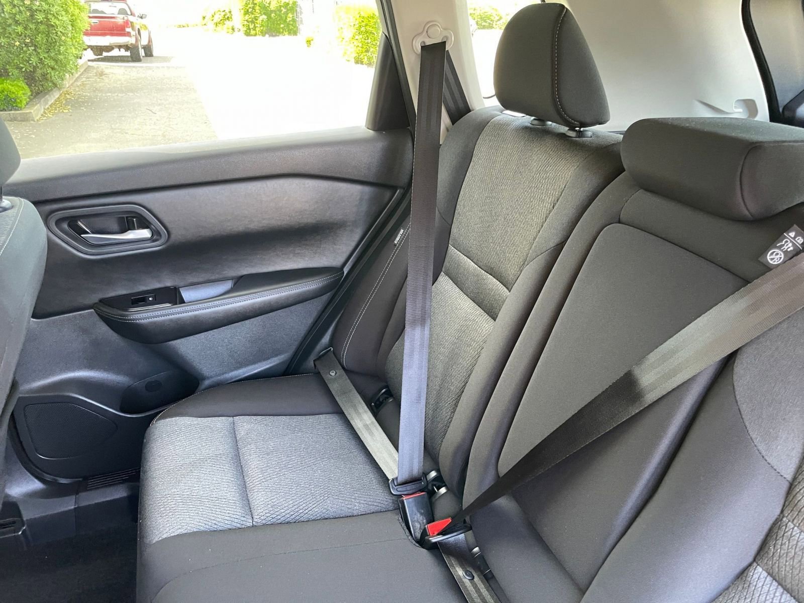 Used 2025 Nissan Rogue SV image 41