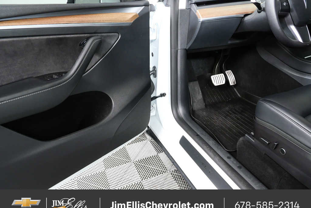 Used 2022 Tesla Model Y Performance image 7