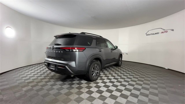 Certified 2025 Nissan Pathfinder SV image 8