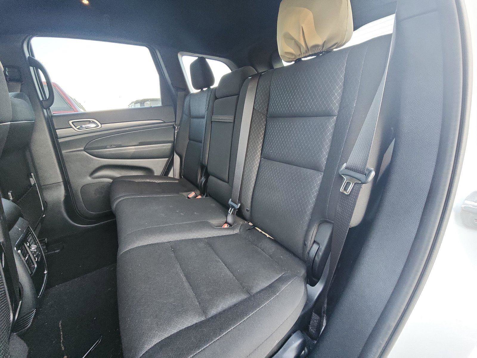 Used 2020 Jeep Grand Cherokee Laredo AWD/4WD image 19