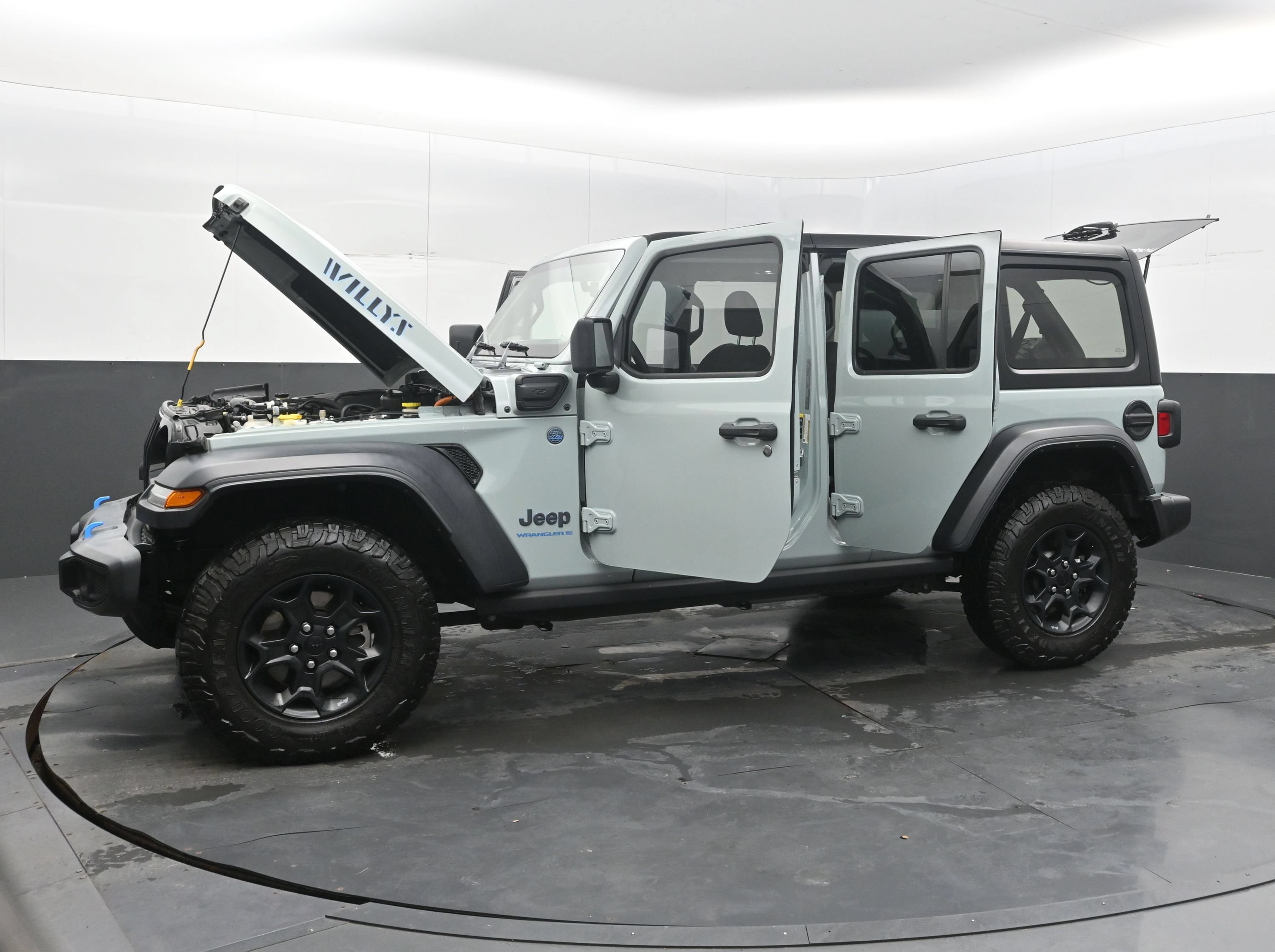 Used 2023 Jeep Wrangler Unlimited w/ 8.4" Radio Group AWD/4WD image 43