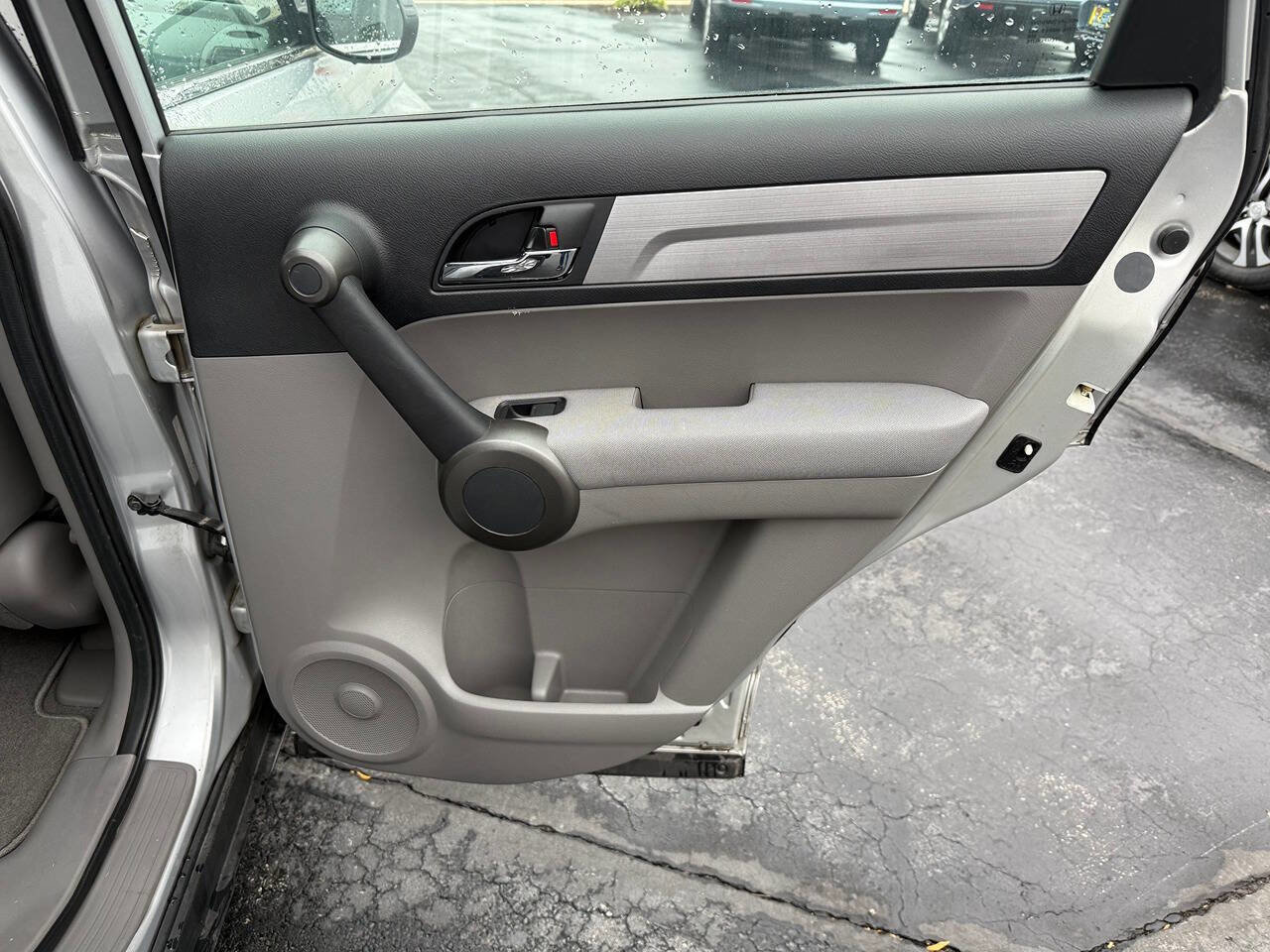 Used 2011 Honda CR-V LX image 98