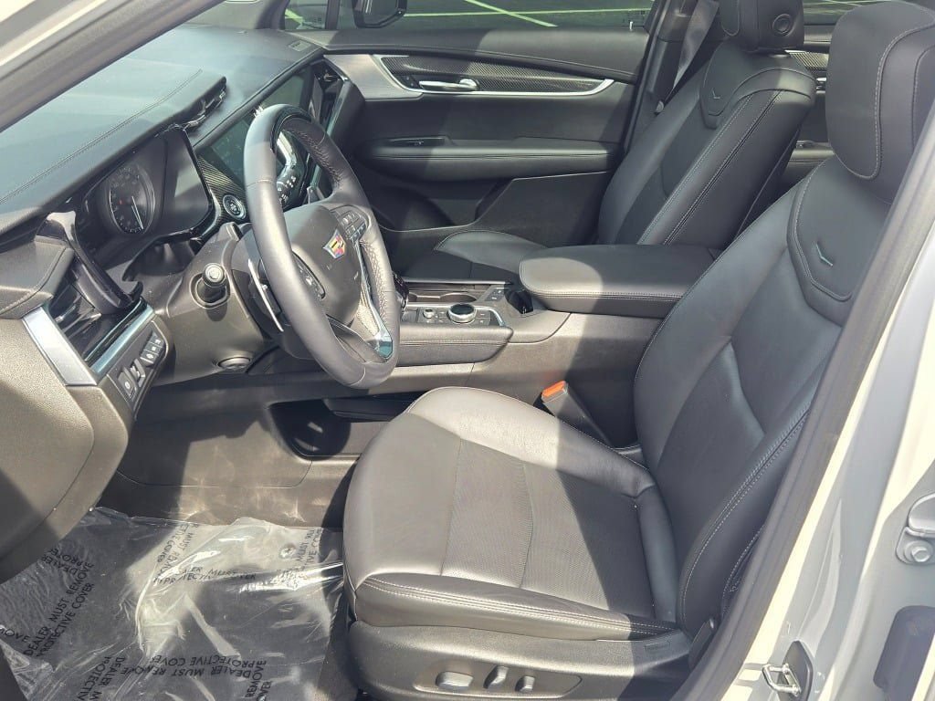 Used 2024 Cadillac XT6 Sport w/ LPO, Onyx Lite Package AWD/4WD image 26