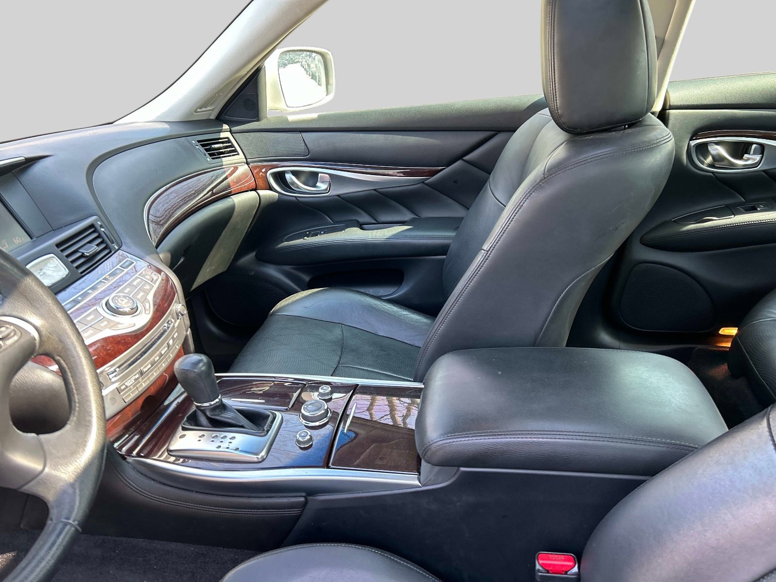 Used 2011 INFINITI M37 w/ Premium Pkg image 20