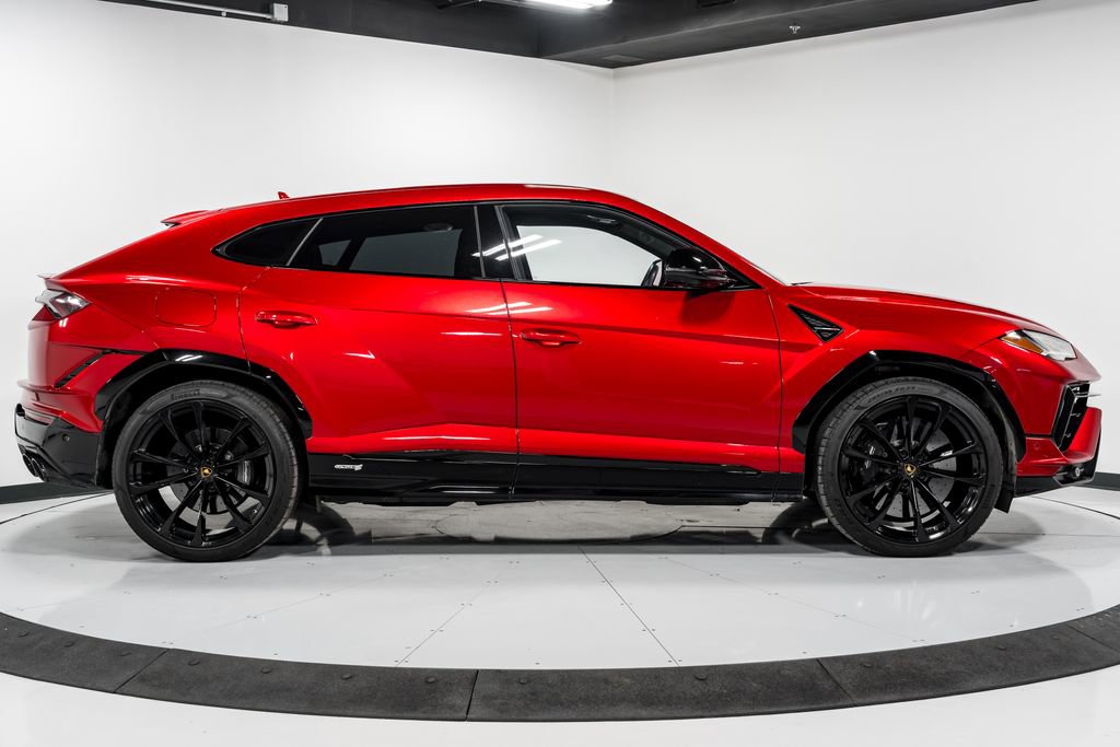 Used 2023 Lamborghini Urus S image 2