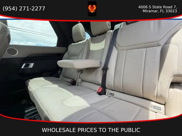 Used 2019 Land Rover Discovery SE AWD/4WD image 15