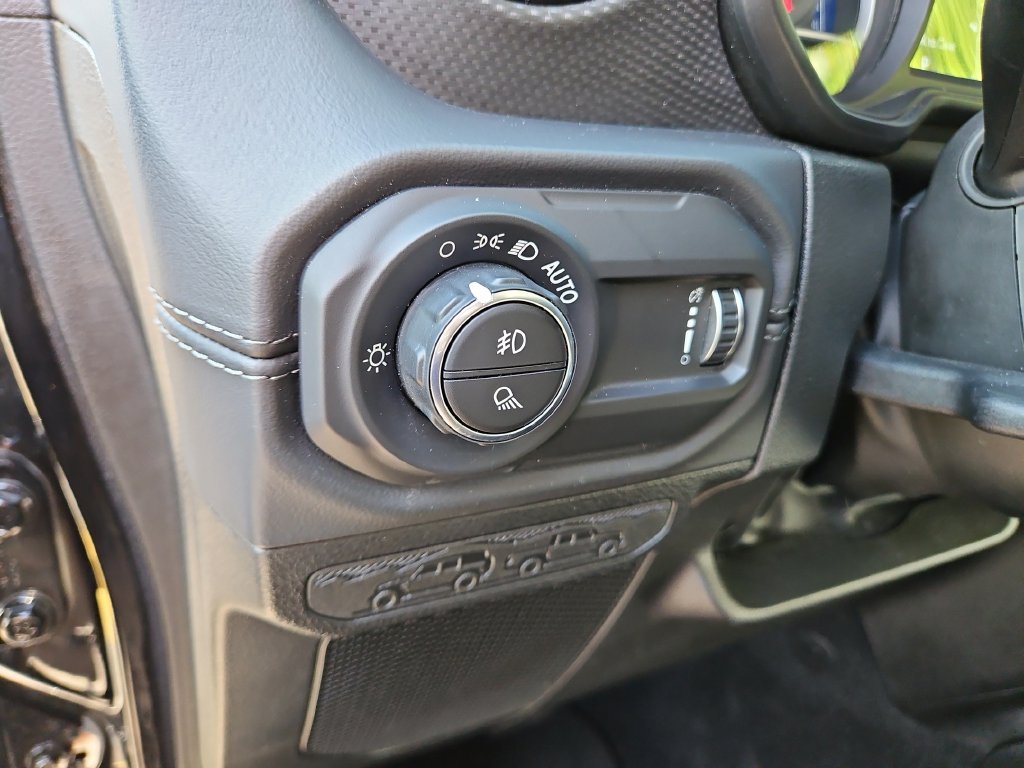 Used 2026 Jeep Gladiator Mojave AWD/4WD image 25