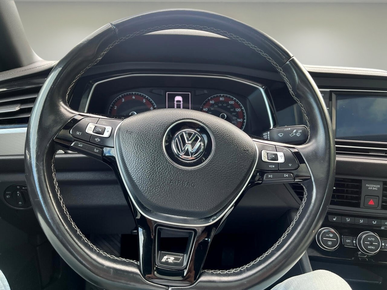 Used 2019 Volkswagen Jetta R-Line image 14
