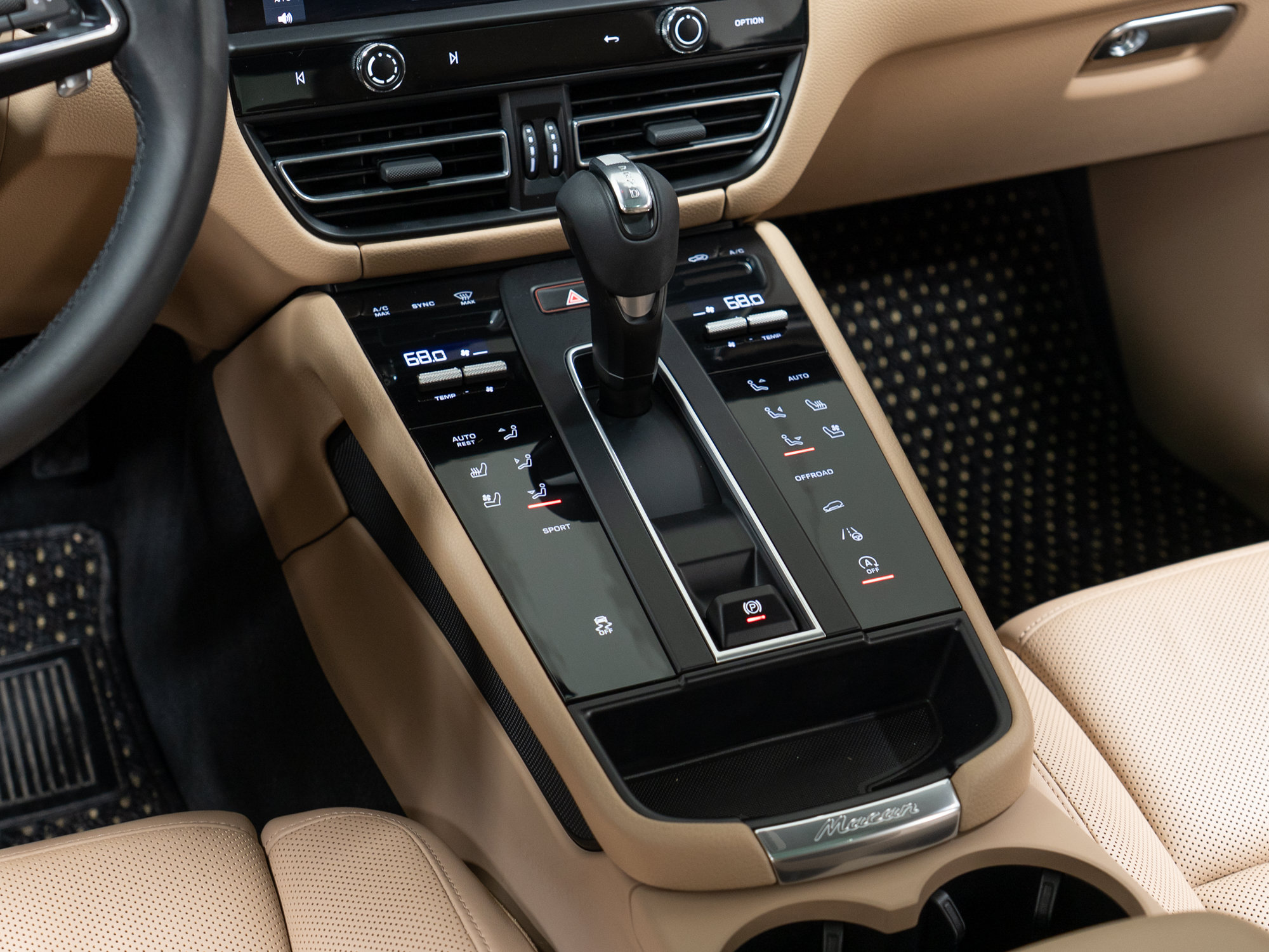 Certified 2022 Porsche Macan AWD/4WD image 23