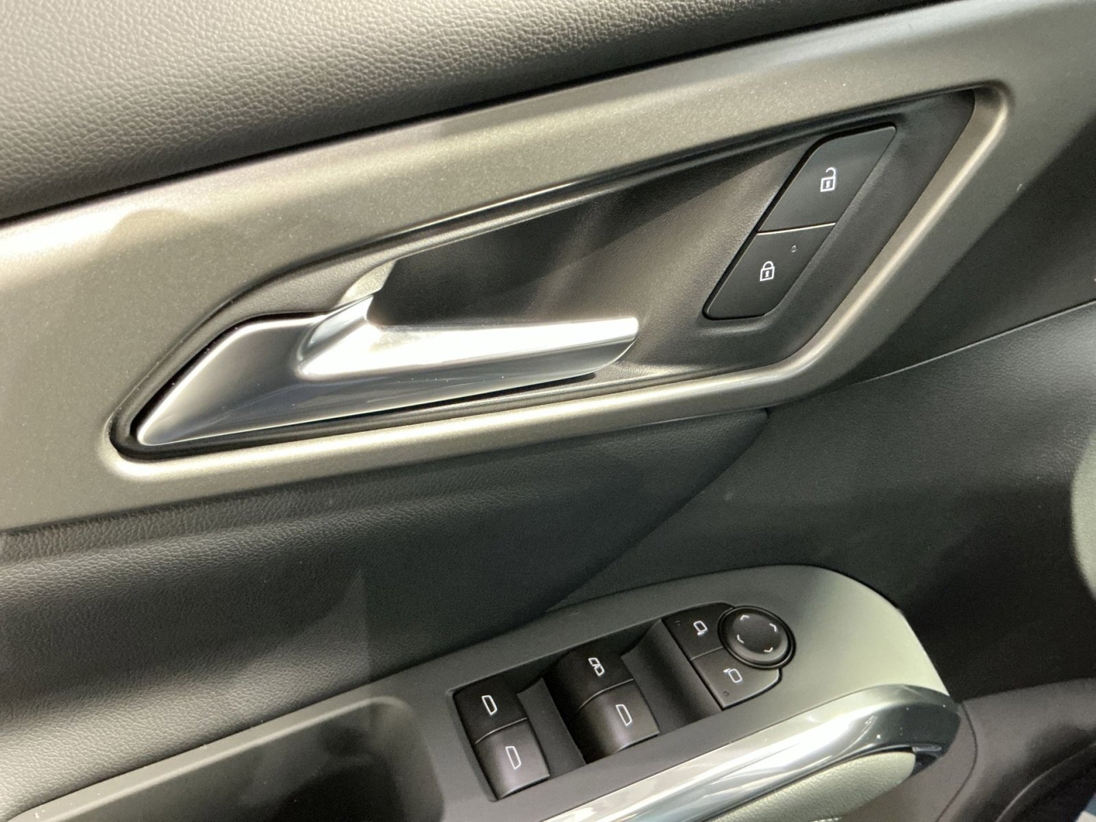 New 2026 Chevrolet Traverse LT FWD image 16