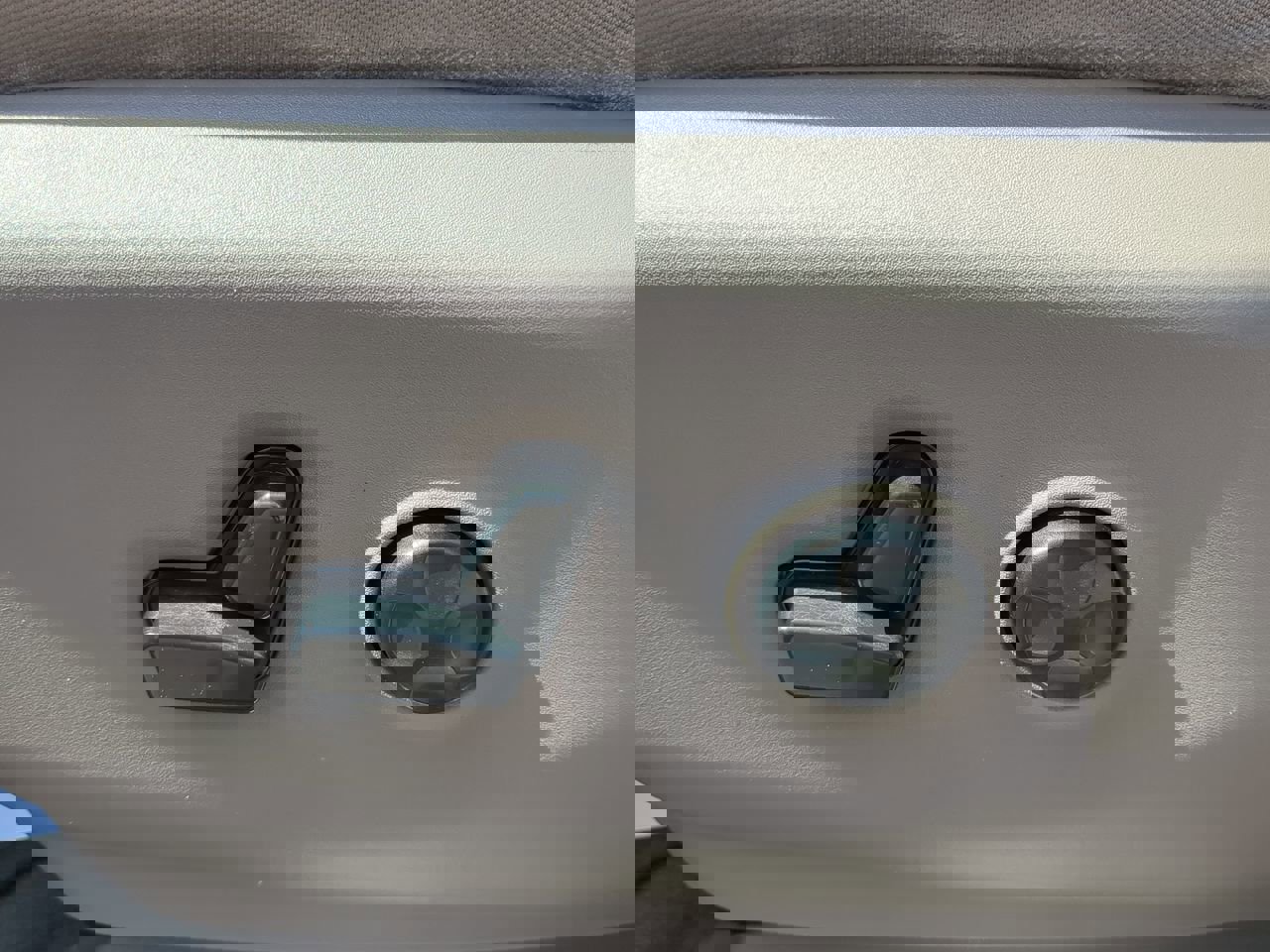 Certified 2020 Chrysler Voyager LX image 27