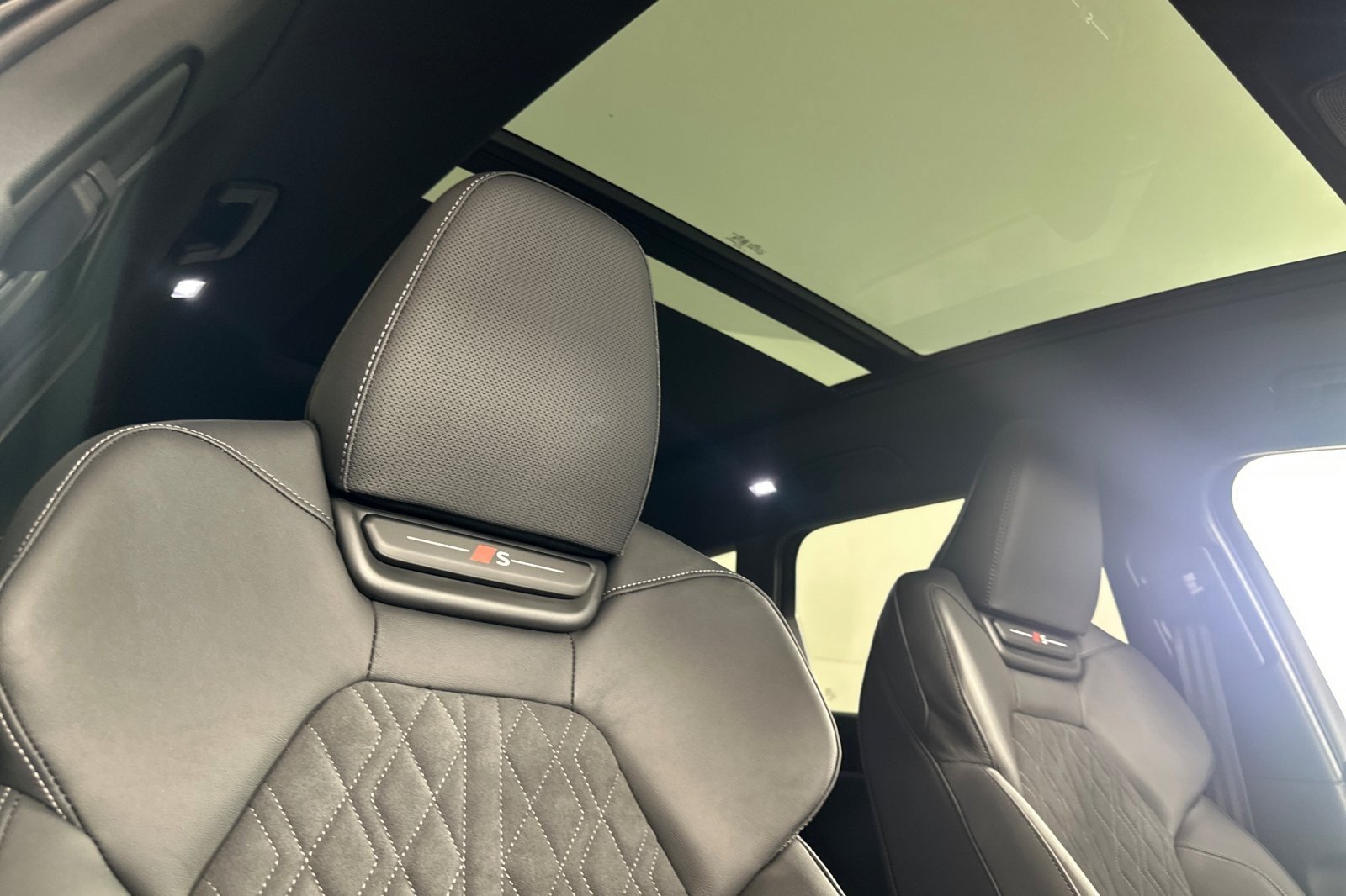 New 2027 Audi SQ6 e-tron Premium Plus AWD/4WD image 16