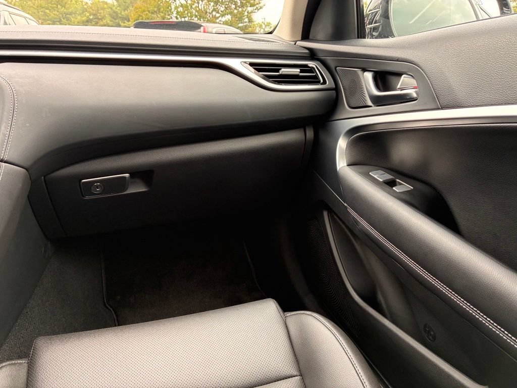 Used 2025 Genesis G70 2.5T AWD/4WD image 35