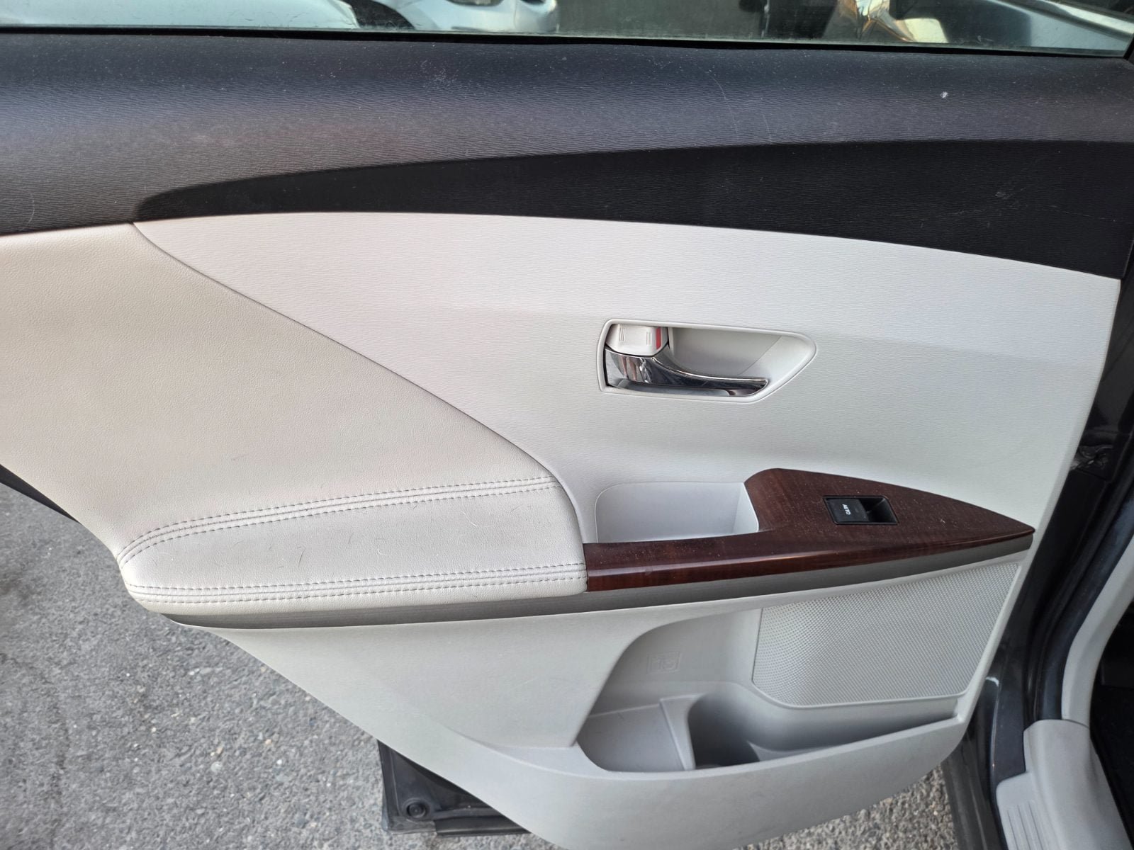 Used 2012 Toyota Venza XLE FWD image 9