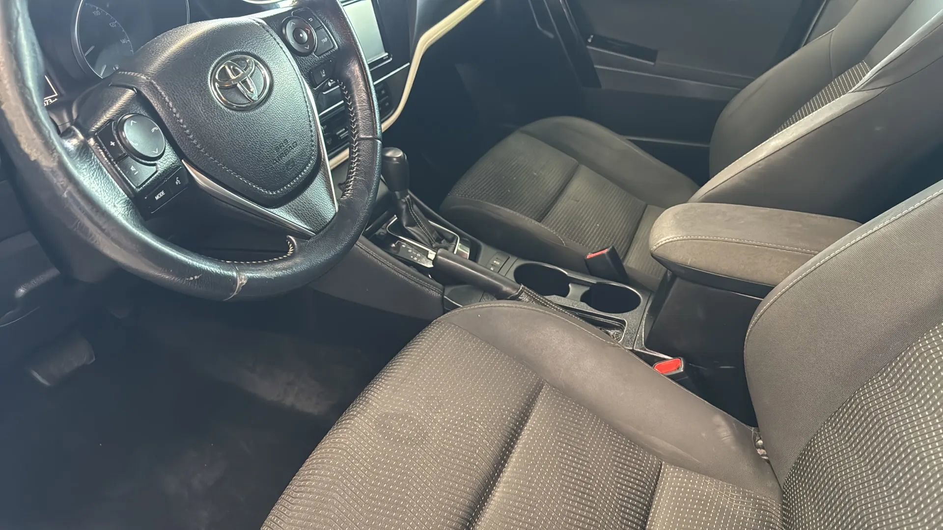 Used 2018 Toyota Corolla iM FWD image 11