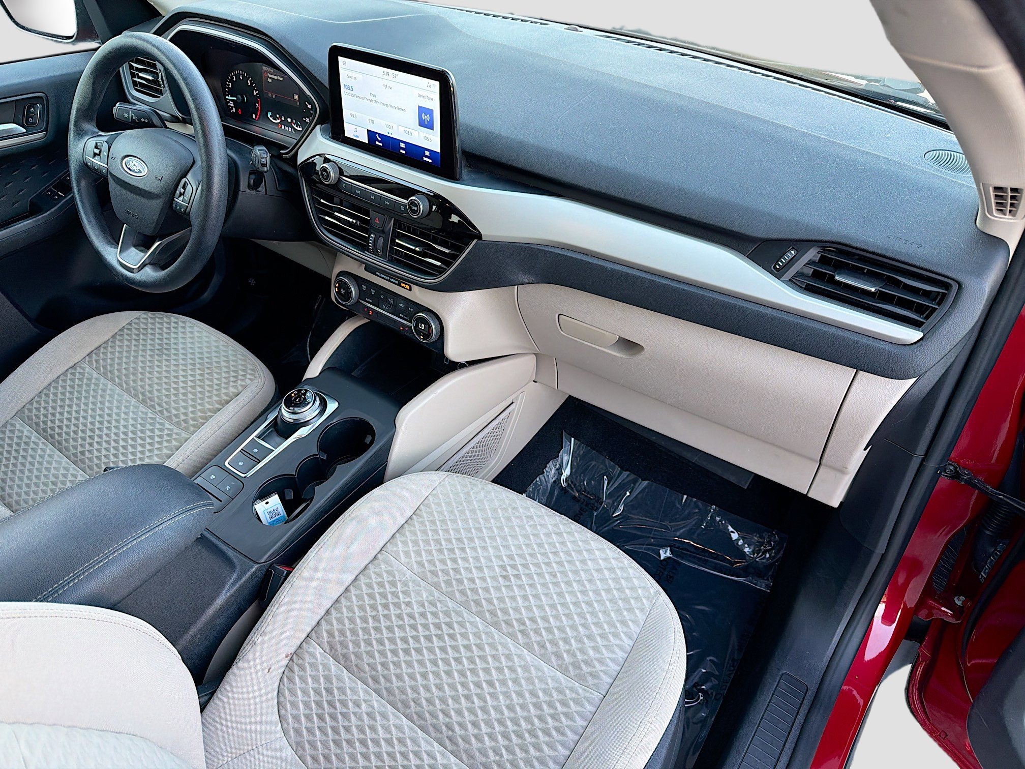 Used 2020 Ford Escape SE image 12