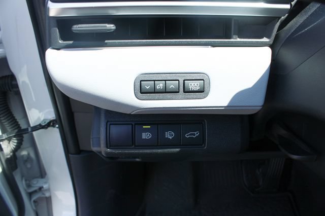 Used 2026 Subaru Solterra w/ Premium Convenience Package AWD/4WD image 15