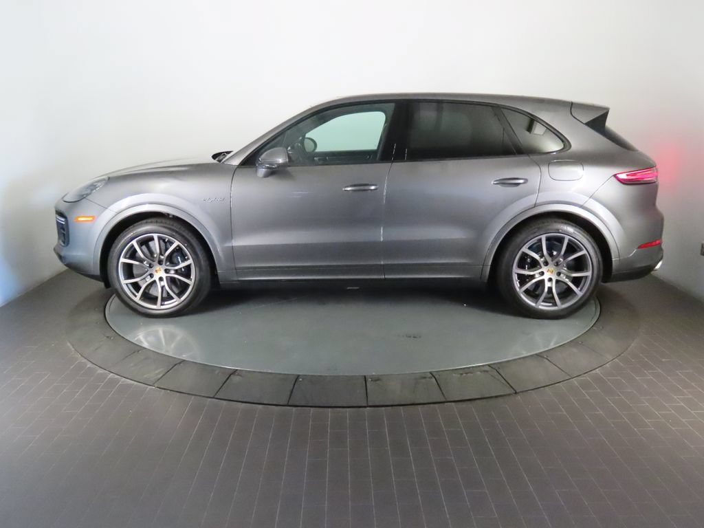 Certified 2023 Porsche Cayenne Turbo S AWD/4WD image 2