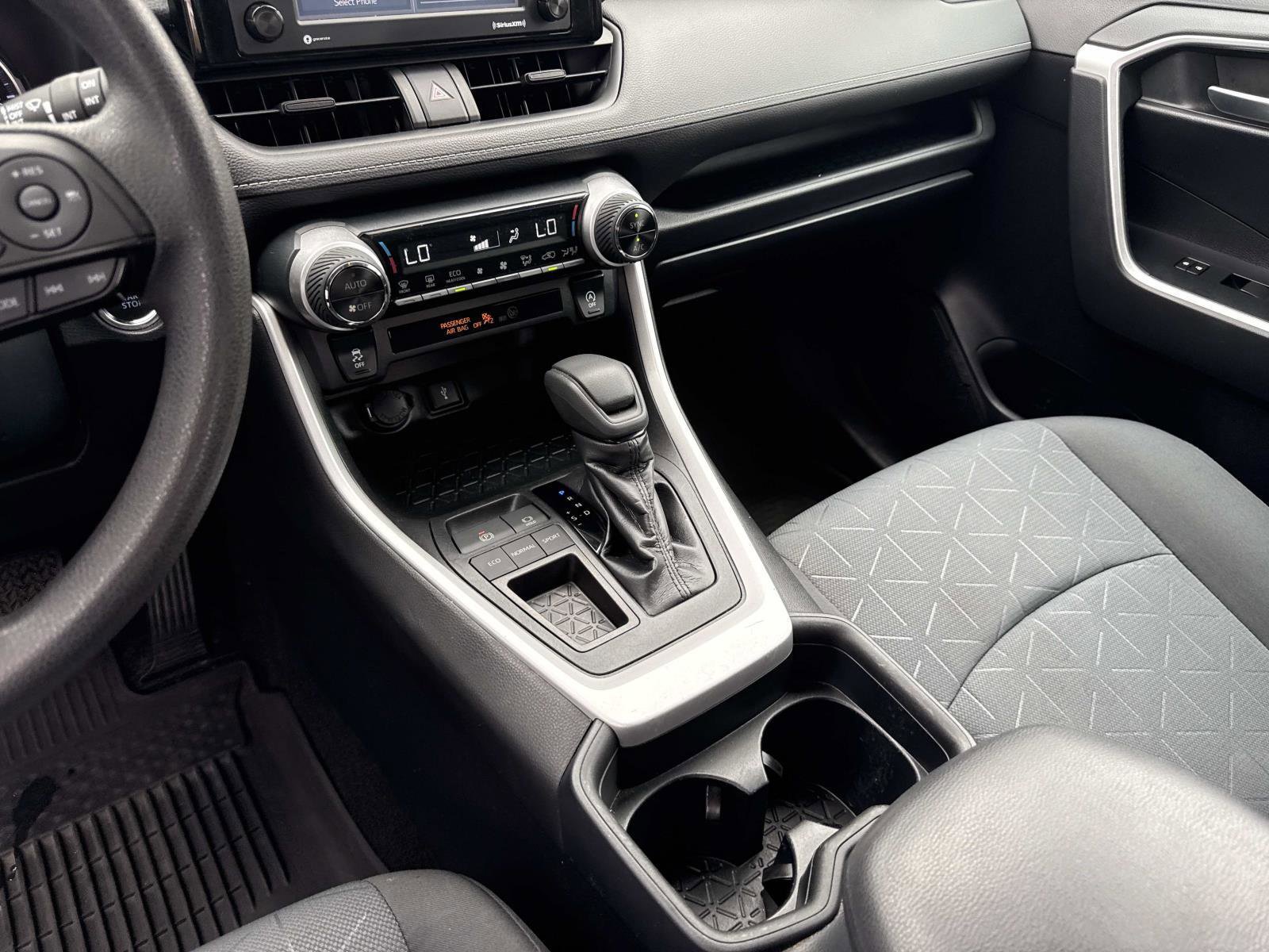 Used 2020 Toyota RAV4 XLE image 26