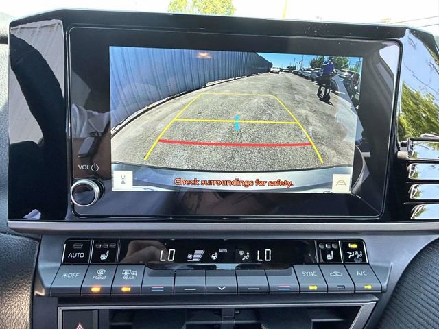 Used 2025 Toyota Camry SE FWD image 16