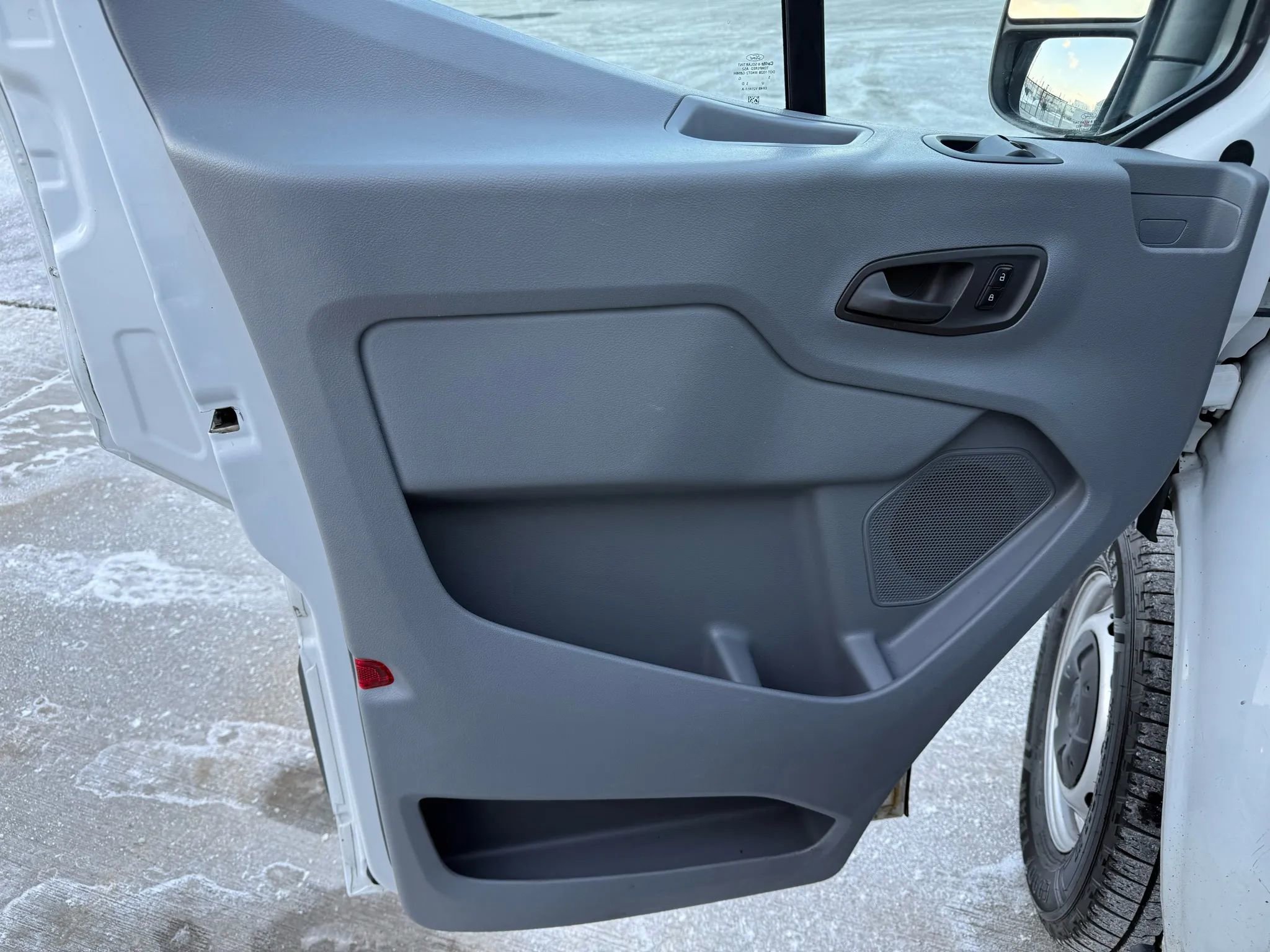 Used 2015 Ford Transit 150 XL image 22