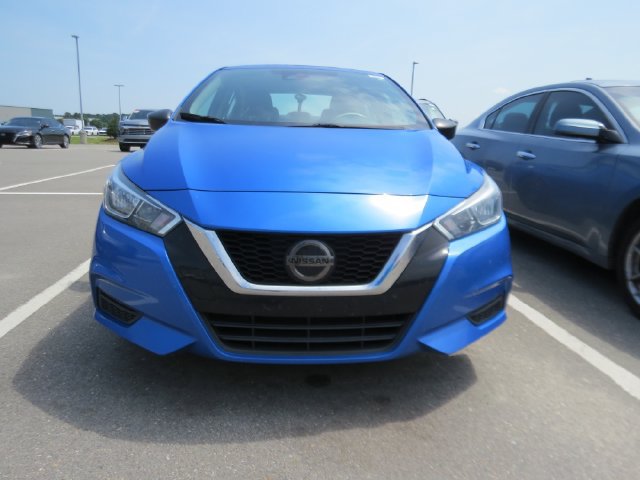 Used 2020 Nissan Versa S FWD image 2