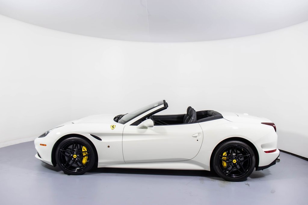 Certified 2017 Ferrari California T image 9