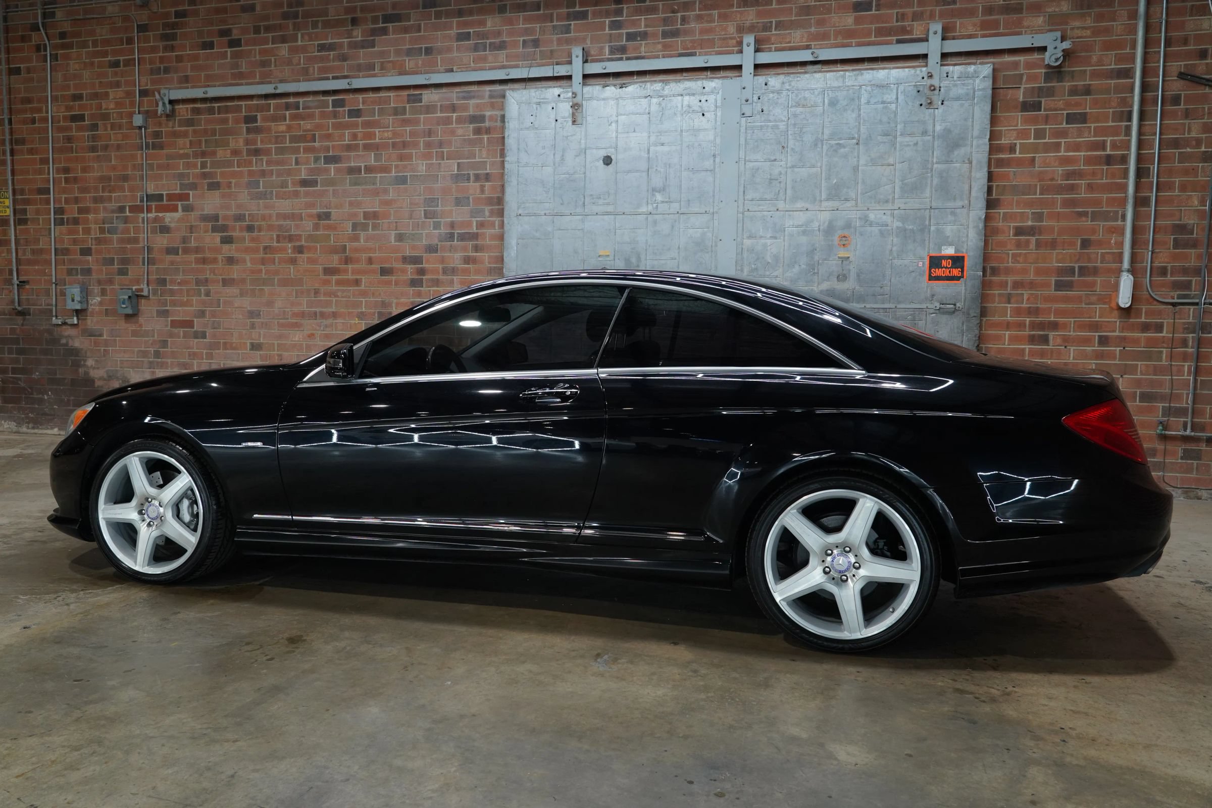 Used 2011 Mercedes-Benz CL 550 4MATIC w/ Sport Pkg Plus One image 10