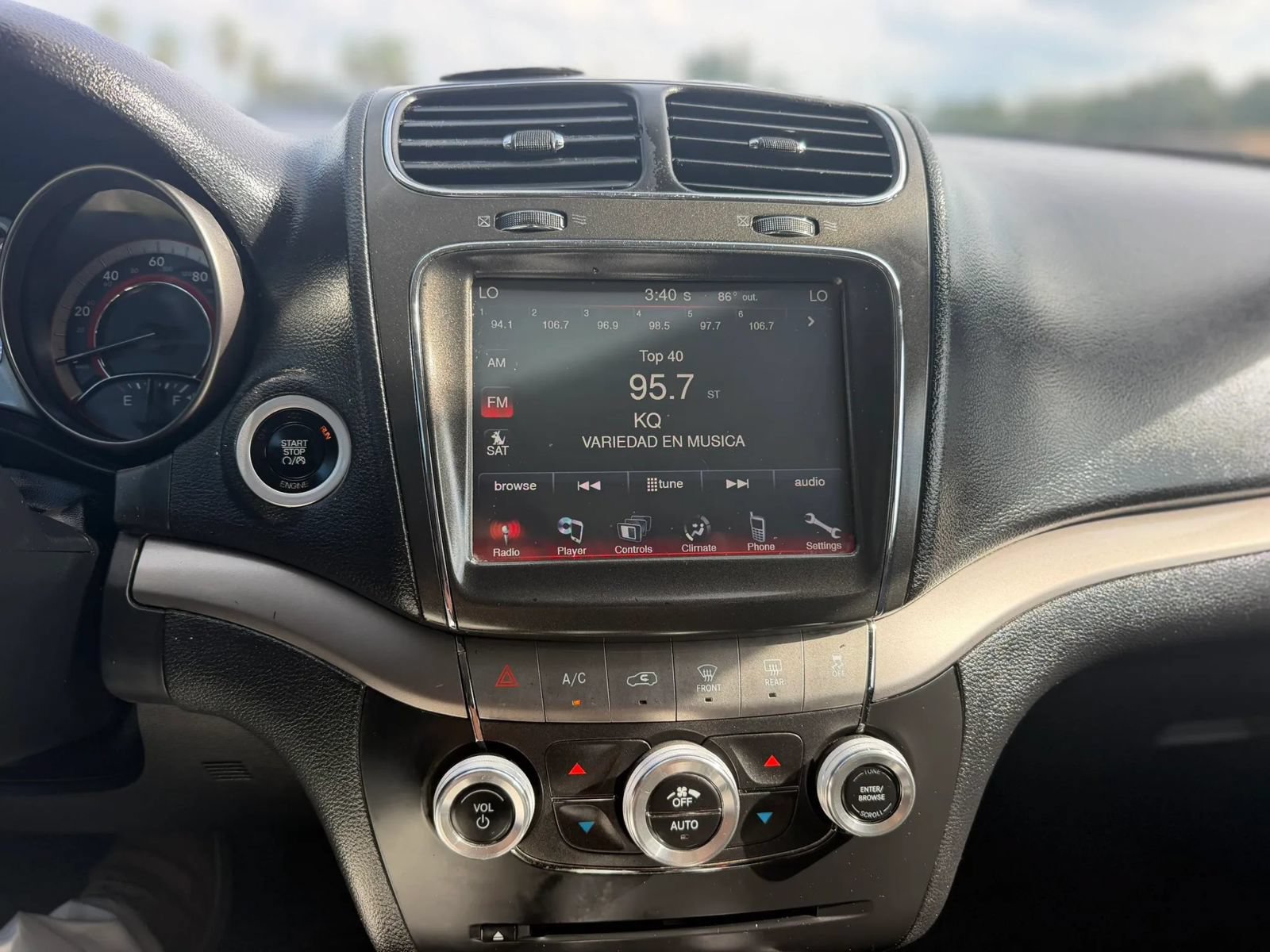 Used 2018 Dodge Journey Crossroad AWD/4WD image 12