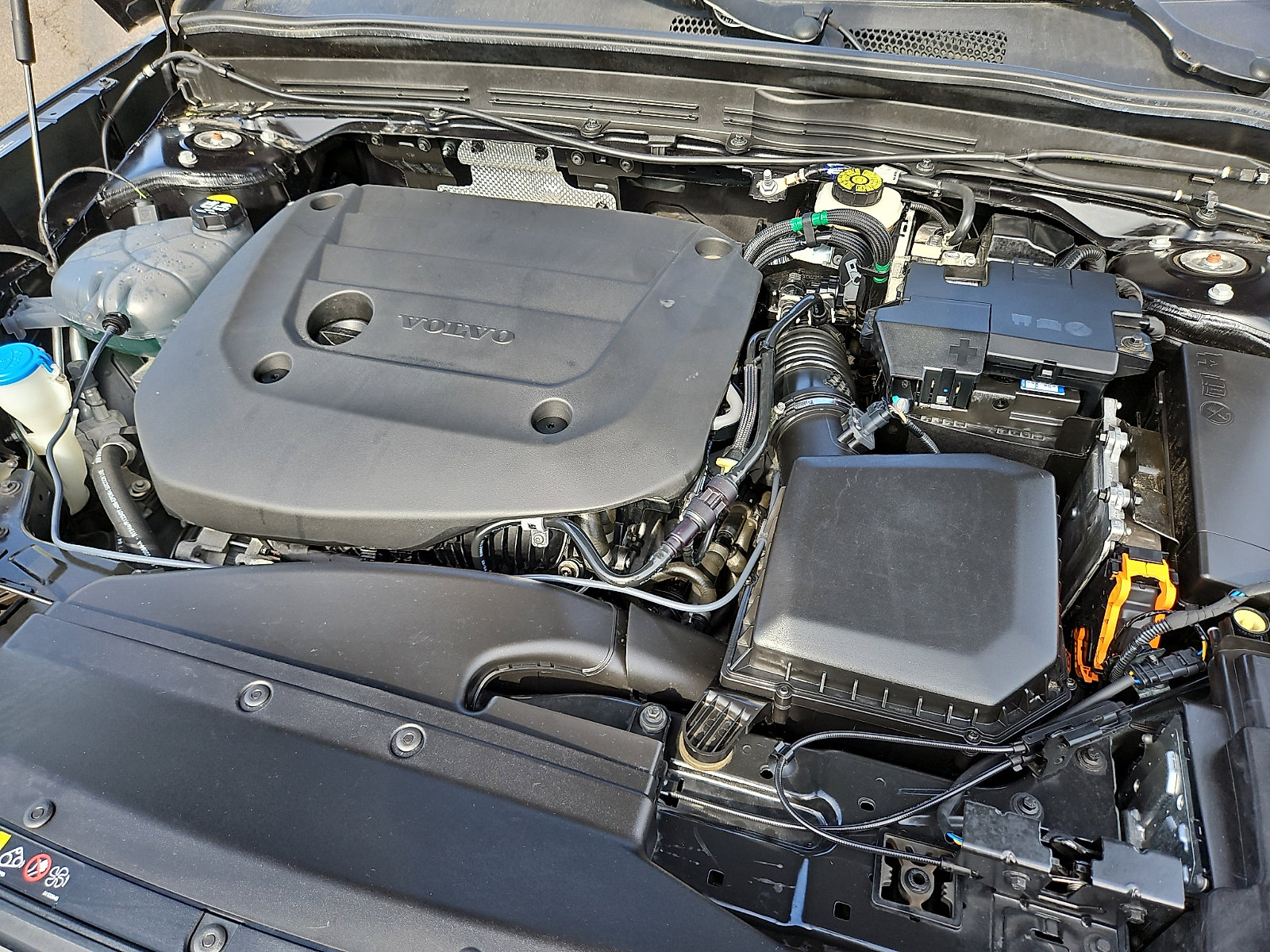 Certified 2023 Volvo XC40 B5 Plus w/ Climate Package image 28