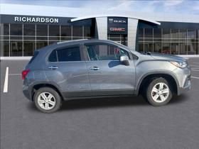 Used 2020 Chevrolet Trax LT w/ Sun & Sound Package image 15
