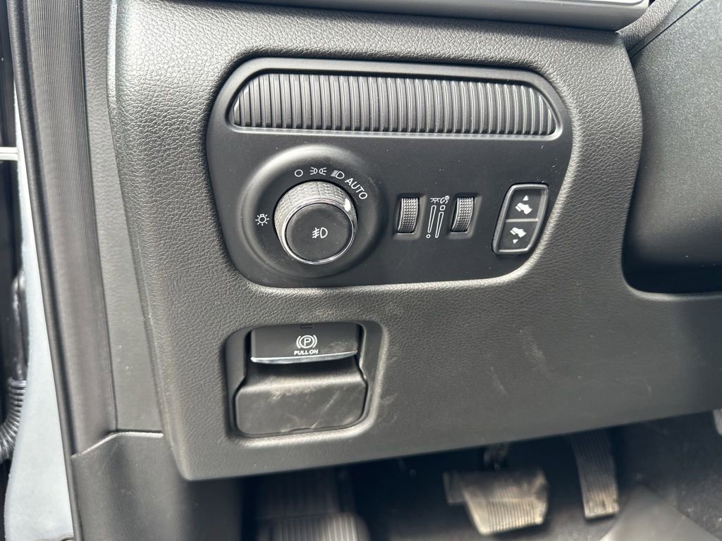 Used 2024 Jeep Wagoneer Series III w/ Rear Seat Video Group 1 image 28