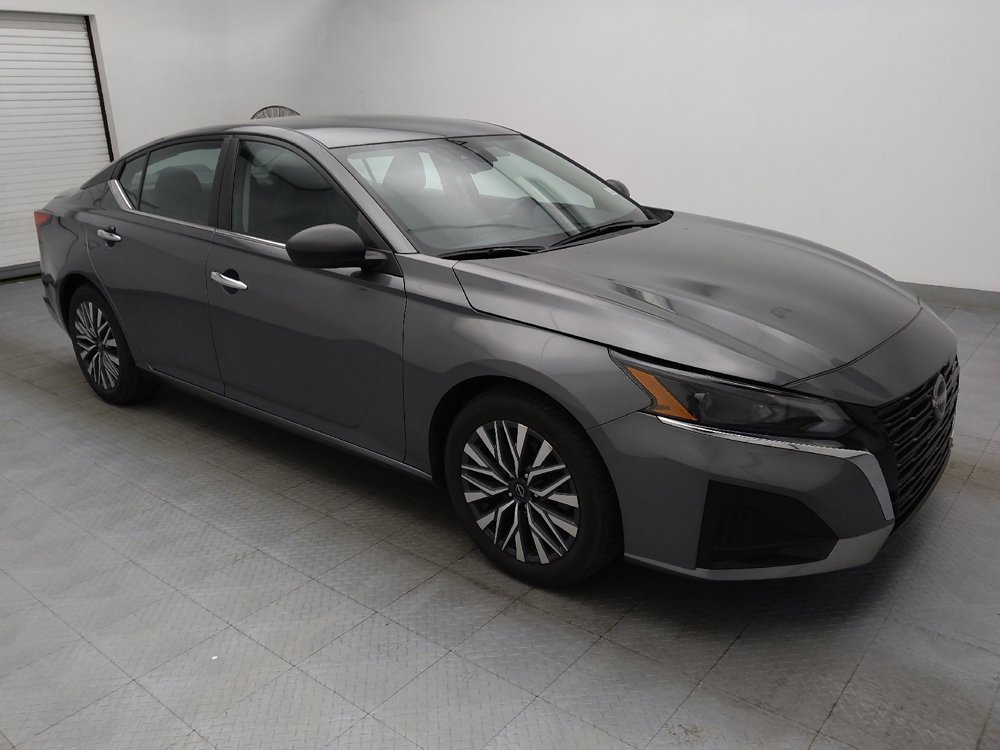 Used 2024 Nissan Altima 2.5 SV image 11