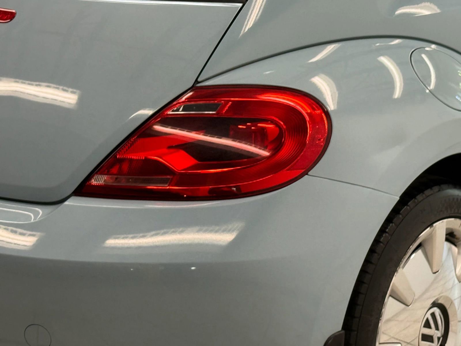 Used 2014 Volkswagen Beetle 2.5 FWD image 10