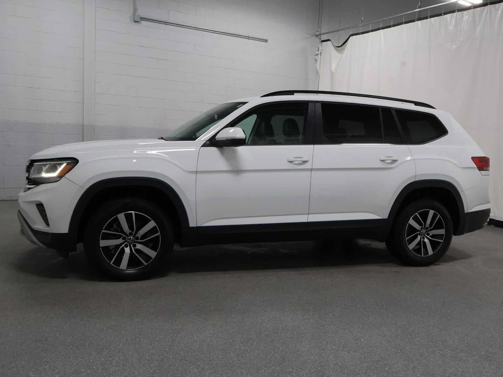 Used 2022 Volkswagen Atlas SE AWD/4WD image 2